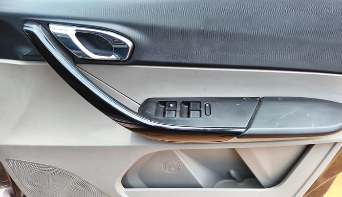 2018 Tata Tiago XZA PETROL, Petrol, Automatic, 8,096 km, Driver Side Door Panels Control