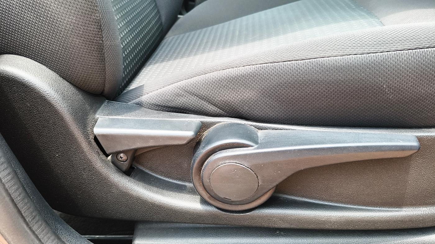 2018 Tata Tiago XZA PETROL, Petrol, Automatic, 8,096 km, Driver Side Adjustment Panel