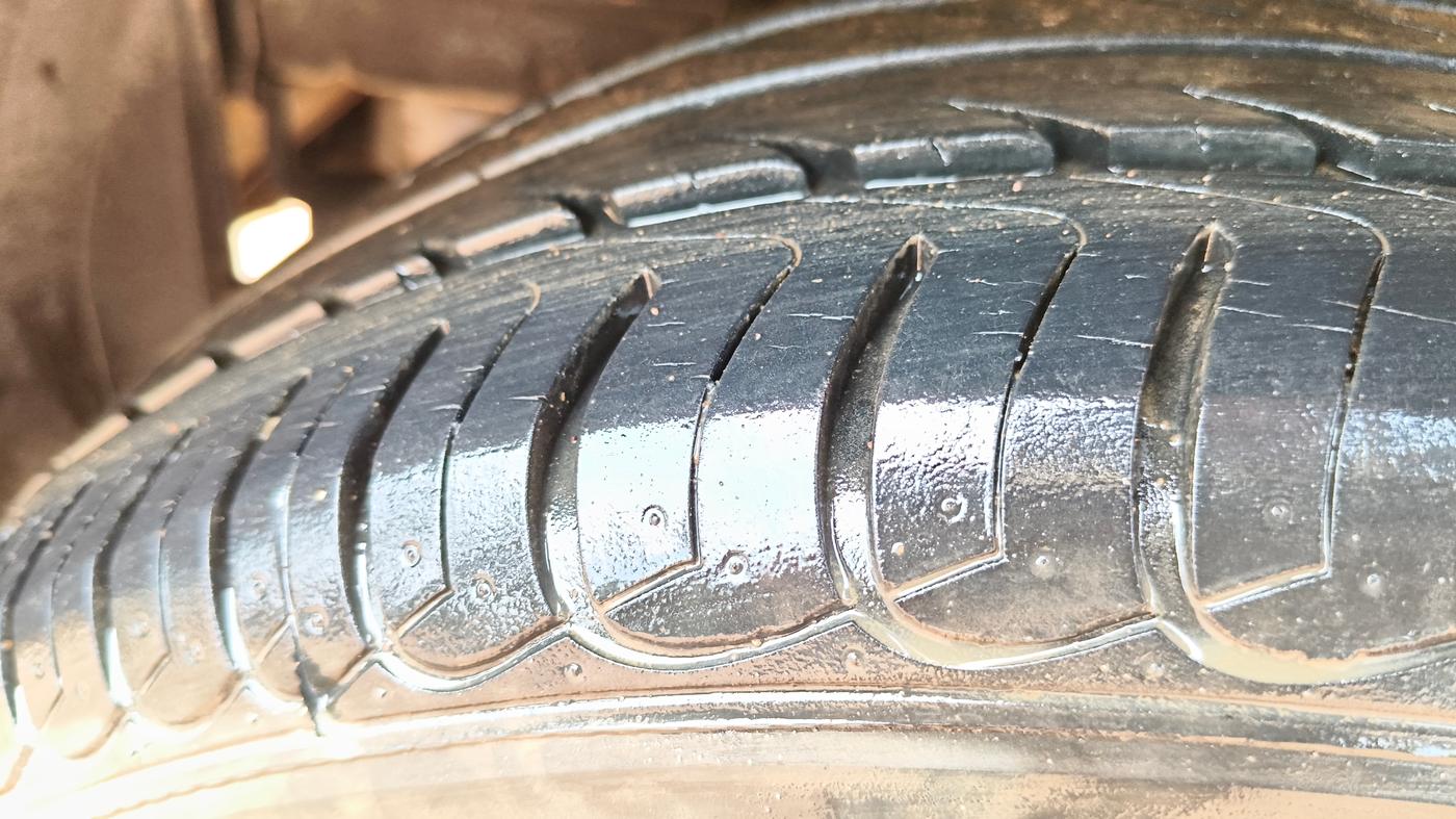 2018 Tata Tiago XZA PETROL, Petrol, Automatic, 8,096 km, Right Rear Tyre Tread