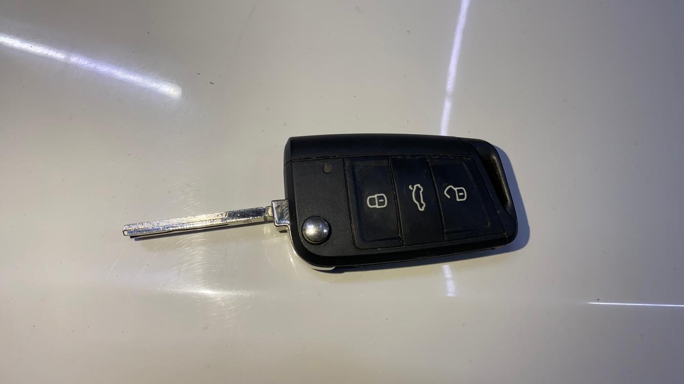 2022 Skoda KUSHAQ STYLE 1.0L TSI MT, Petrol, Manual, 19,059 km, Key Close Up