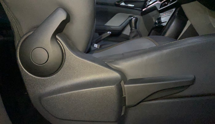 2022 Skoda KUSHAQ STYLE 1.0L TSI AT, Petrol, Automatic, 19,005 km, Driver Side Adjustment Panel