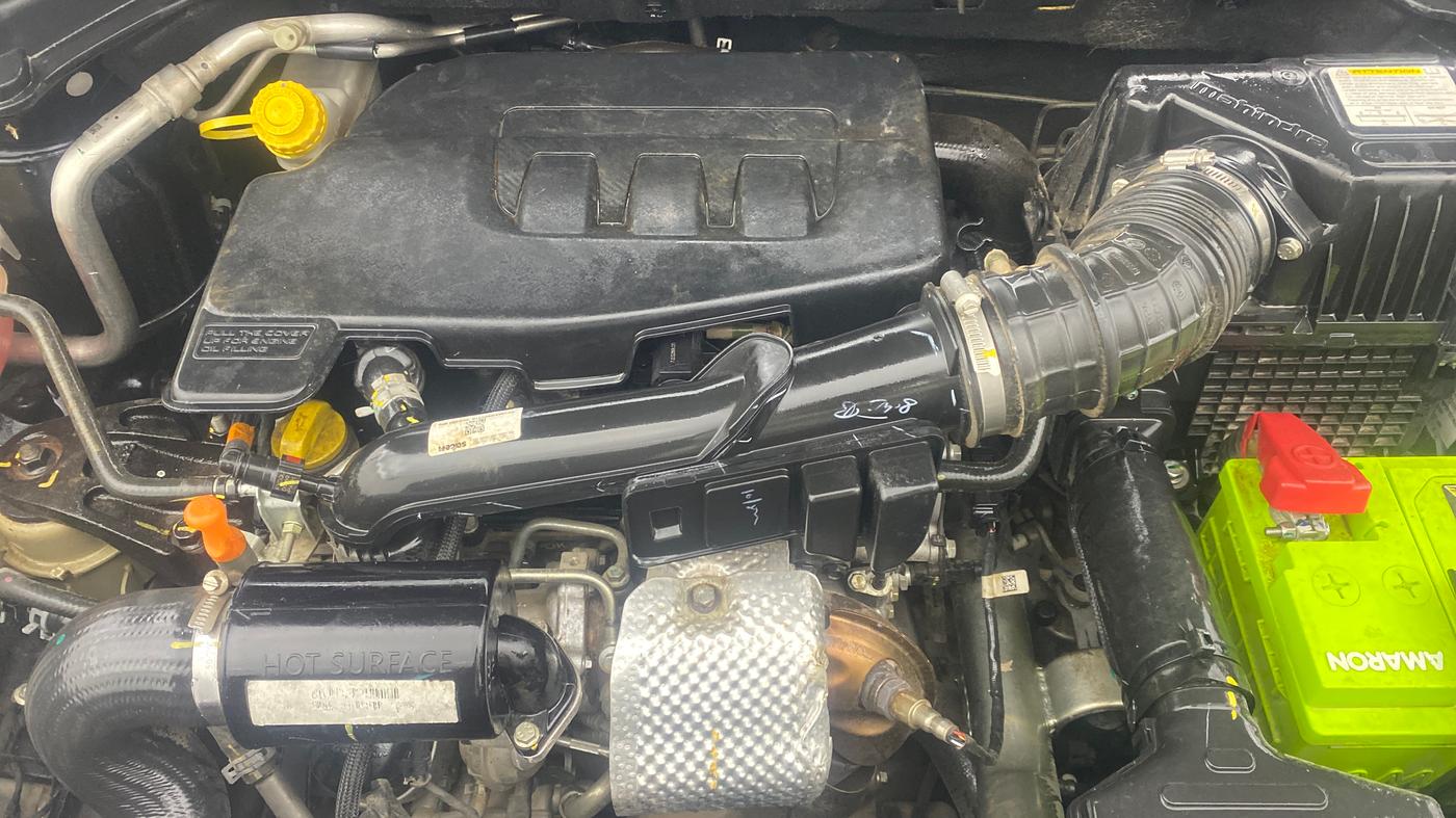 2023 Mahindra XUV300 W6 1.2 PETROL, Petrol, Manual, 20,345 km, Engine View