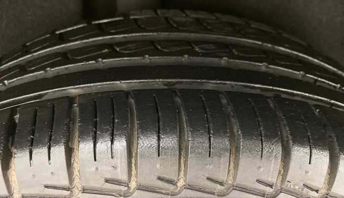 2010 Volkswagen Beetle 2.0 AT, Petrol, Automatic, 13,268 km, Right Rear Tyre Tread