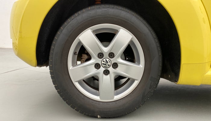 2010 Volkswagen Beetle 2.0 AT, Petrol, Automatic, 13,268 km, Right Rear Wheel