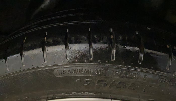 2017 Hyundai Verna 1.6 VTVT SX O, CNG, Manual, 63,998 km, Left Rear Tyre Tread