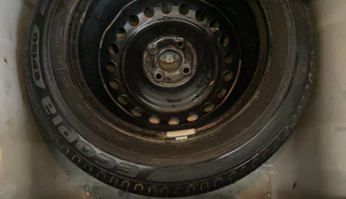 2017 Hyundai Verna 1.6 VTVT SX O, CNG, Manual, 63,998 km, Spare Tyre