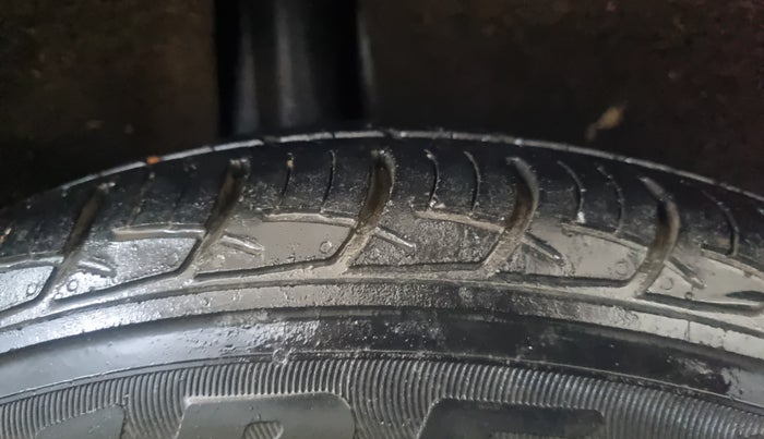 2018 Maruti Baleno DELTA PETROL 1.2, Petrol, Manual, 50,769 km, Right Rear Tyre Tread