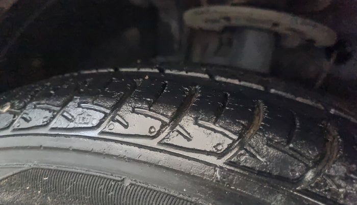 2018 Maruti Baleno DELTA PETROL 1.2, Petrol, Manual, 50,769 km, Left Front Tyre Tread