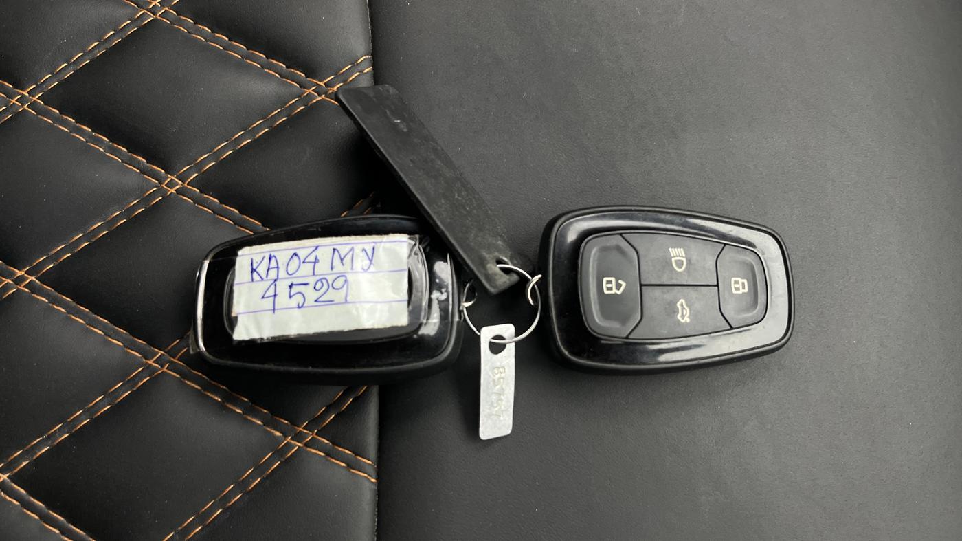 2020 Tata ALTROZ XT PETROL, Petrol, Manual, 45,038 km, Key Close Up