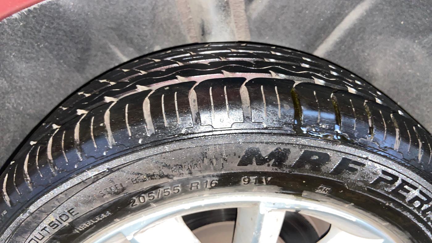 2014 Skoda Superb ELEGANCE 1.8 TSI AT, Petrol, Automatic, 63,516 km, Left Rear Tyre Tread