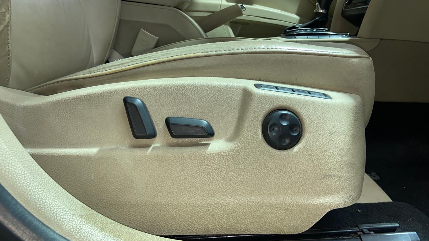 2014 Skoda Superb ELEGANCE 1.8 TSI AT, Petrol, Automatic, 63,516 km, Driver Side Adjustment Panel