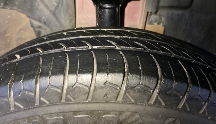 2015 Renault Kwid RXL, Petrol, Manual, 57,108 km, Right Front Tyre Tread