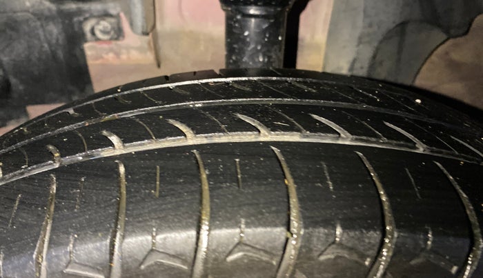 2015 Renault Kwid RXL, Petrol, Manual, 57,108 km, Left Front Tyre Tread