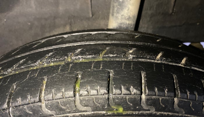 2015 Renault Kwid RXL, Petrol, Manual, 57,108 km, Left Rear Tyre Tread