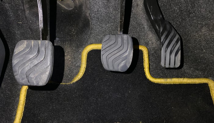 2015 Renault Kwid RXL, Petrol, Manual, 57,108 km, Pedals