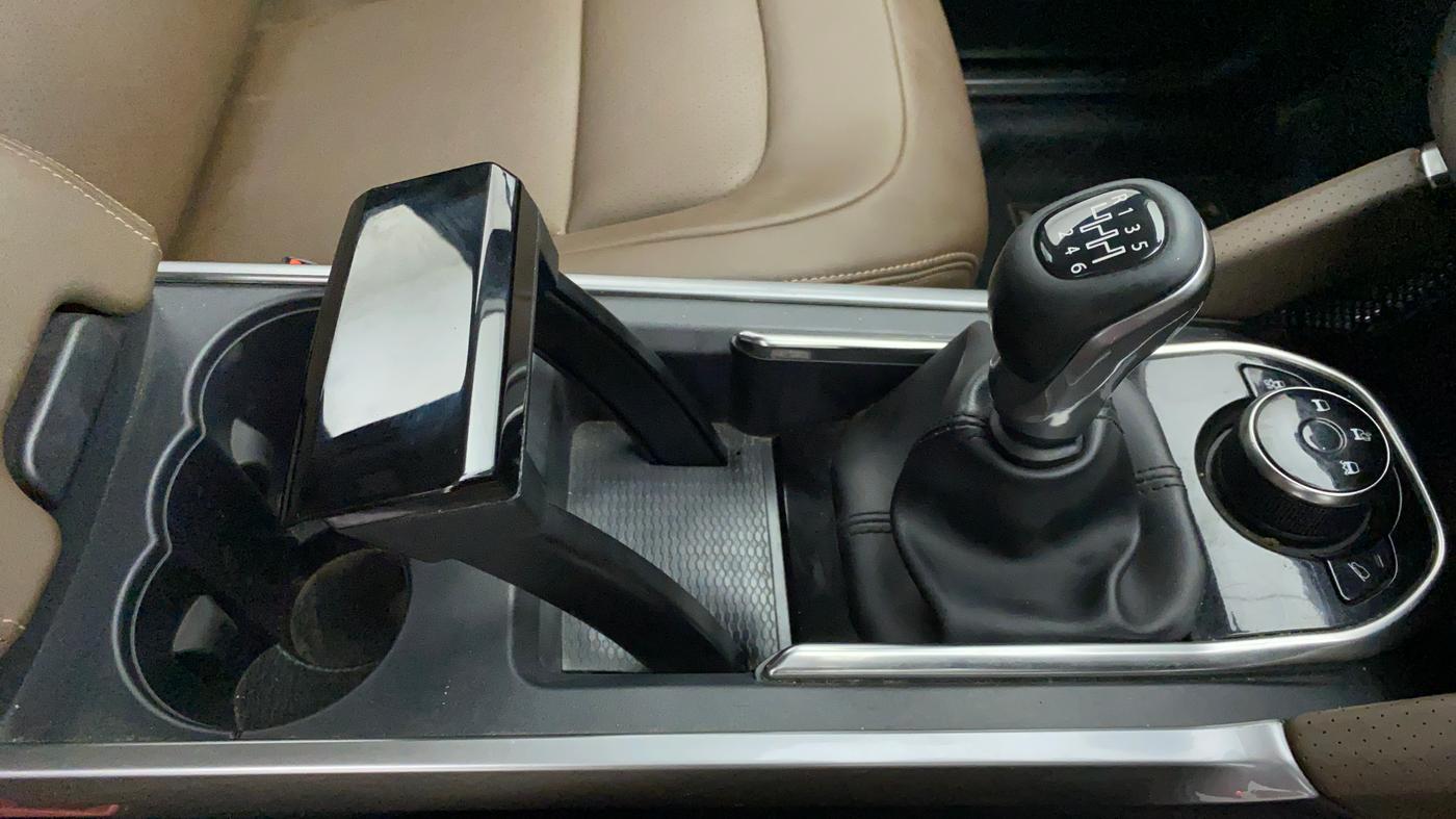 2019 Tata Harrier XZ 2.0L Kryotec, Diesel, Manual, 39,250 km, Gear Lever