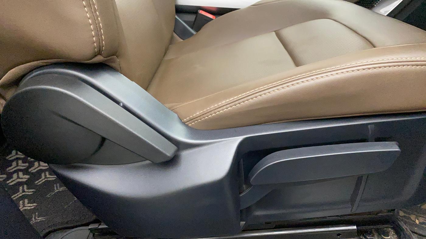 2019 Tata Harrier XZ 2.0L Kryotec, Diesel, Manual, 39,250 km, Driver Side Adjustment Panel
