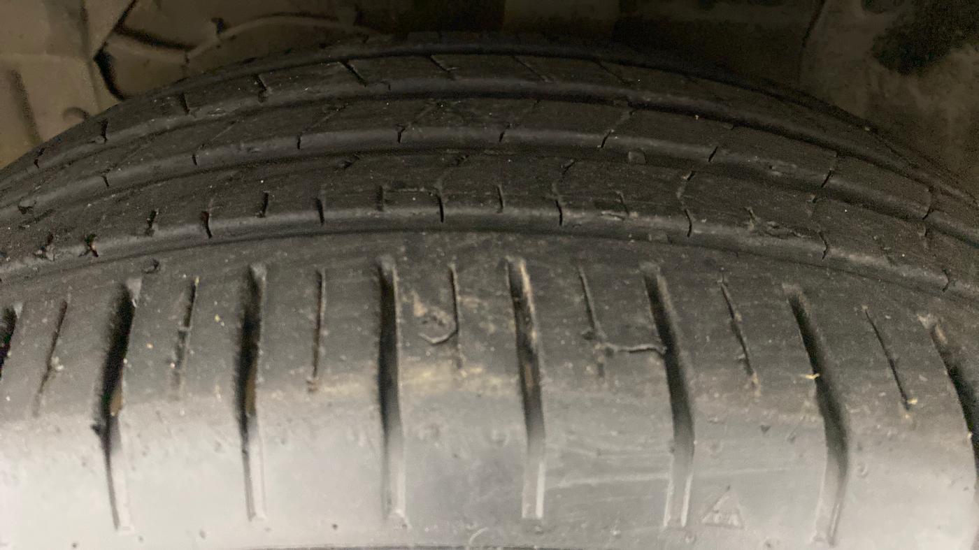 2017 Maruti S Cross ZETA SHVS, Diesel, Manual, 58,439 km, Left Front Tyre Tread