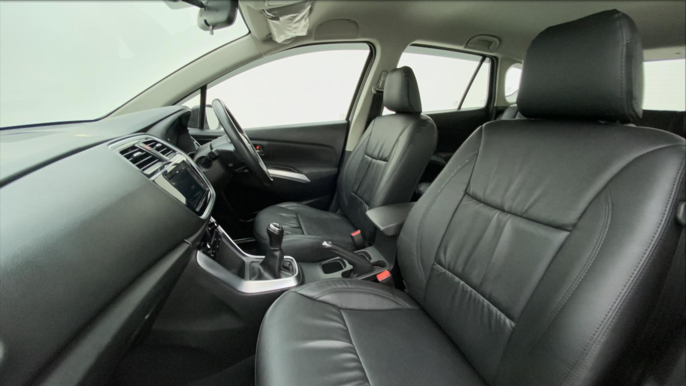 2017 Maruti S Cross ZETA SHVS, Diesel, Manual, 58,439 km, Right Side Front Door Cabin