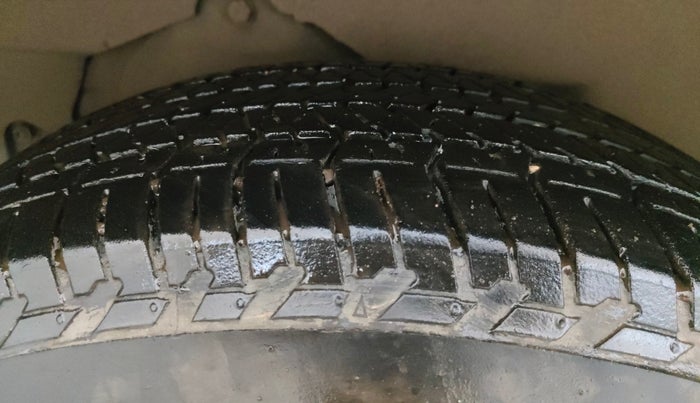 2017 Mahindra XUV500 W6, Diesel, Manual, 96,266 km, Right Rear Tyre Tread