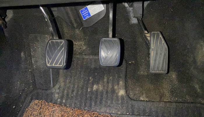 2017 Maruti Baleno DELTA PETROL 1.2, Petrol, Manual, 57,452 km, Pedals