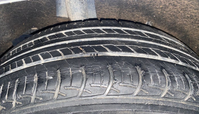 2017 Maruti Baleno DELTA PETROL 1.2, Petrol, Manual, 57,452 km, Right Rear Tyre Tread