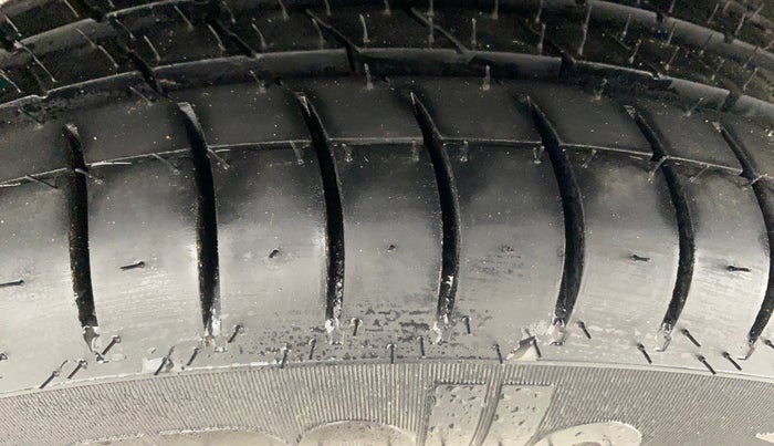 2018 Hyundai Grand i10 MAGNA AT 1.2 KAPPA VTVT, Petrol, Automatic, 82,982 km, Right Rear Tyre Tread