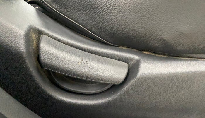 2018 Hyundai Grand i10 MAGNA AT 1.2 KAPPA VTVT, Petrol, Automatic, 82,982 km, Driver Side Adjustment Panel