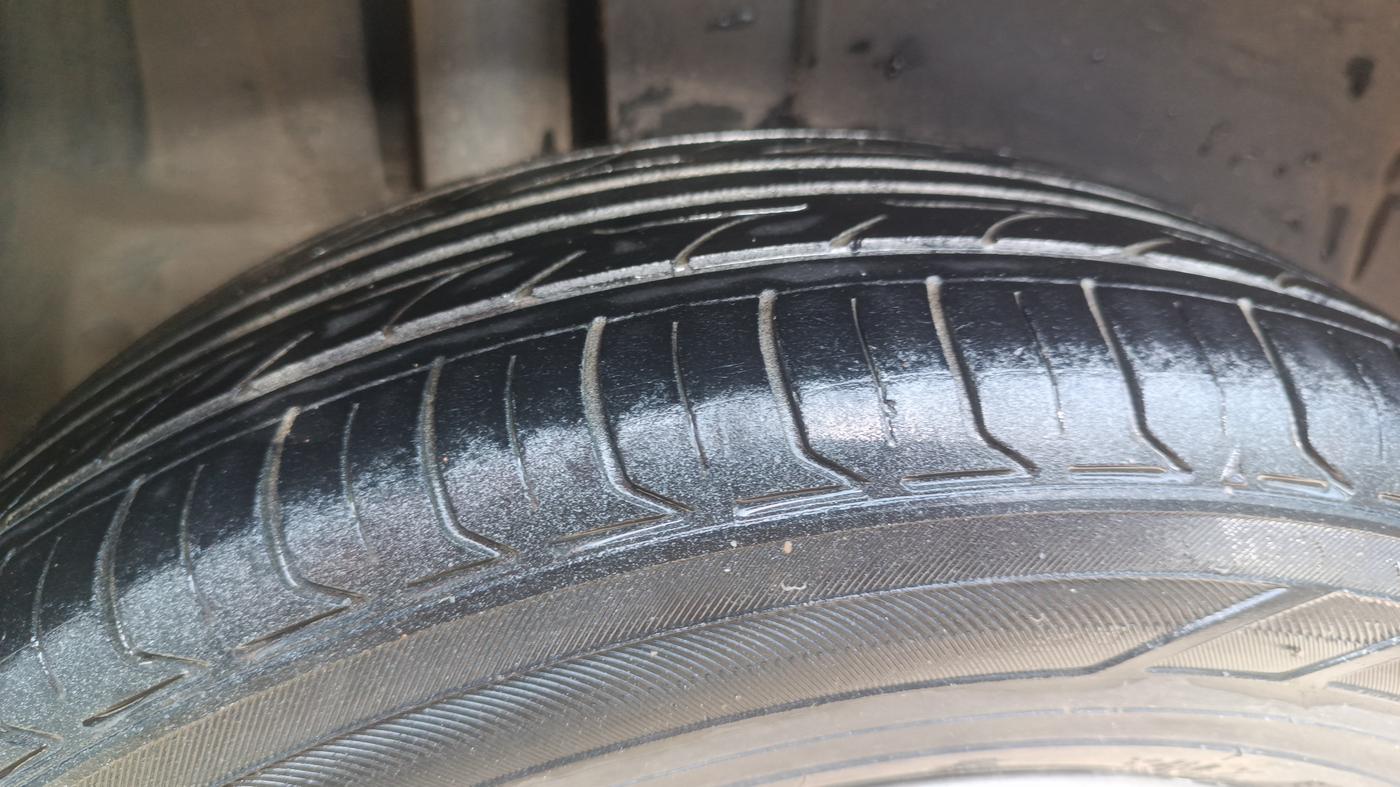 2017 Maruti Ertiga ZXI, Petrol, Manual, 1,20,904 km, Right Rear Tyre Tread