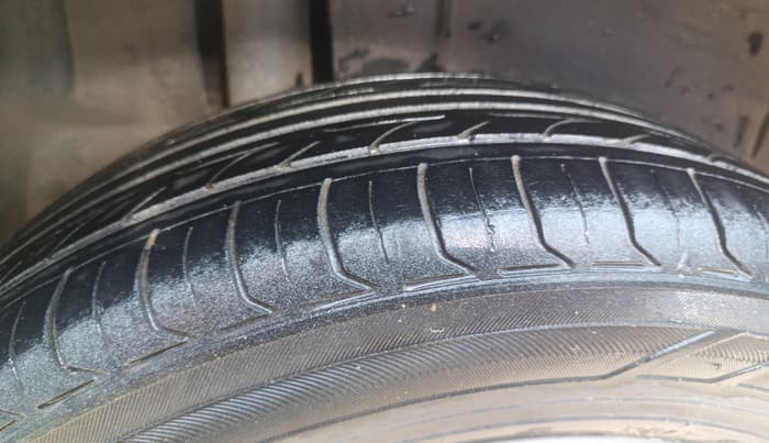 2017 Maruti Ertiga ZXI, Petrol, Manual, 1,20,904 km, Right Rear Tyre Tread