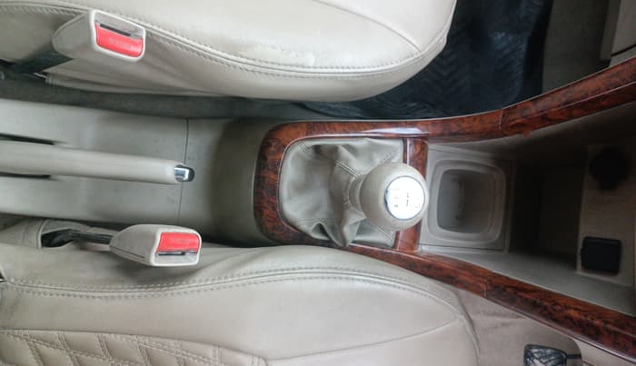 2017 Maruti Ertiga ZXI, Petrol, Manual, 1,20,904 km, Gear Lever