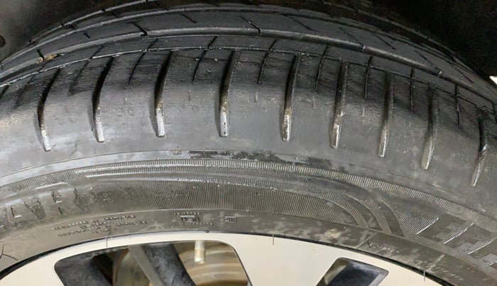 2022 MG HECTOR PLUS SHARP 2.0 DIESEL TURBO MT 6-STR, Diesel, Manual, 47,099 km, Left Rear Tyre Tread