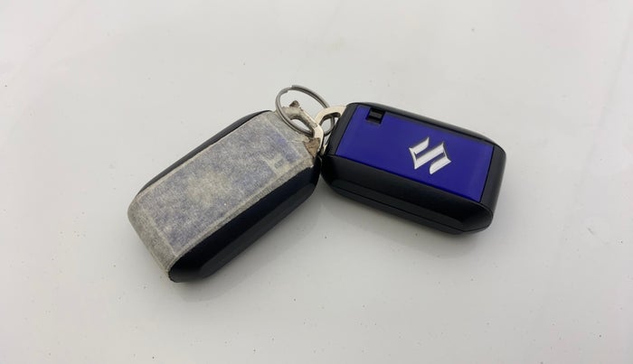 2024 Maruti Swift VXi (O), Petrol, Manual, 7,947 km, Key Close Up