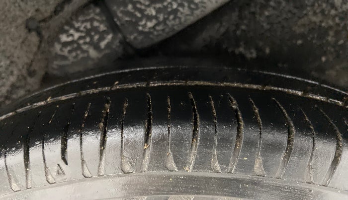 2011 Hyundai i10 SPORTZ 1.2, Petrol, Manual, 63,999 km, Left Rear Tyre Tread