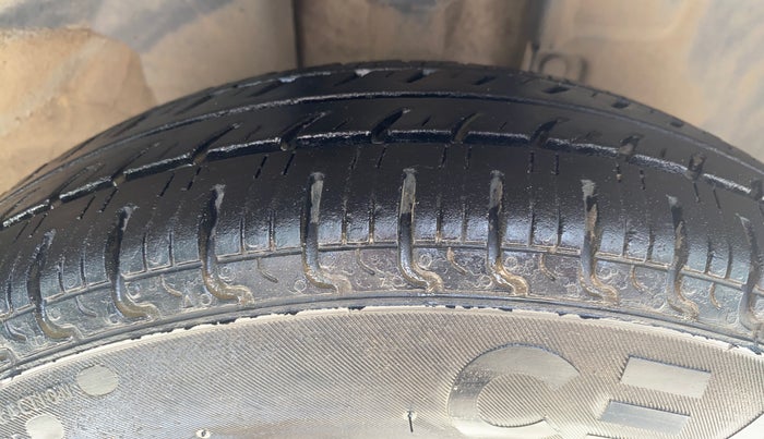 2018 Renault Kwid RXT 1.0 (O), Petrol, Manual, 64,394 km, Right Front Tyre Tread