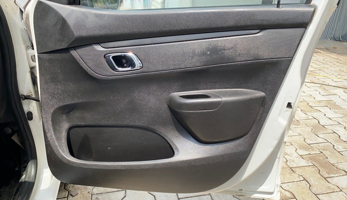 2018 Renault Kwid RXT 1.0 (O), Petrol, Manual, 64,394 km, Driver Side Door Panels Control