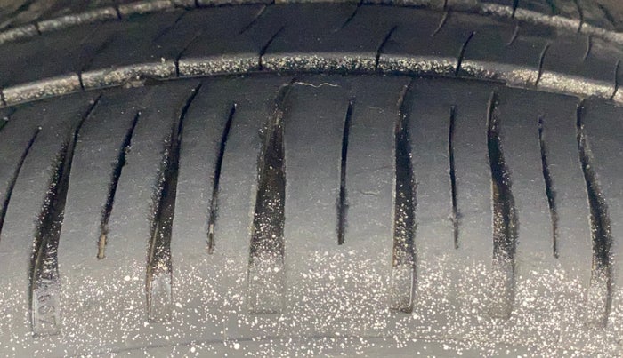 2018 Maruti Dzire ZXI, Petrol, Manual, 53,661 km, Right Front Tyre Tread