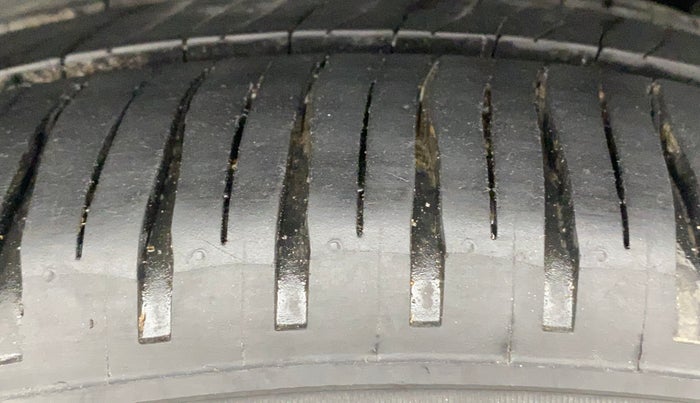 2018 Maruti Dzire ZXI, Petrol, Manual, 53,661 km, Left Rear Tyre Tread