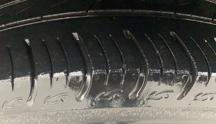 2023 Honda Amaze 1.2L I-VTEC VX CVT, Petrol, Automatic, 32,279 km, Left Front Tyre Tread