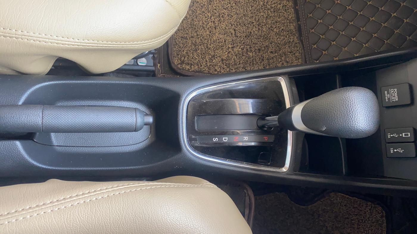2023 Honda Amaze 1.2L I-VTEC VX CVT, Petrol, Automatic, 32,339 km, Gear Lever