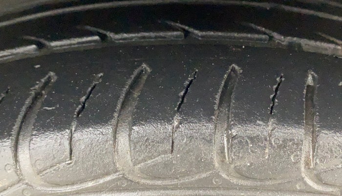 2016 Ford Ecosport TITANIUM 1.5L PETROL, Petrol, Manual, 81,588 km, Right Front Tyre Tread