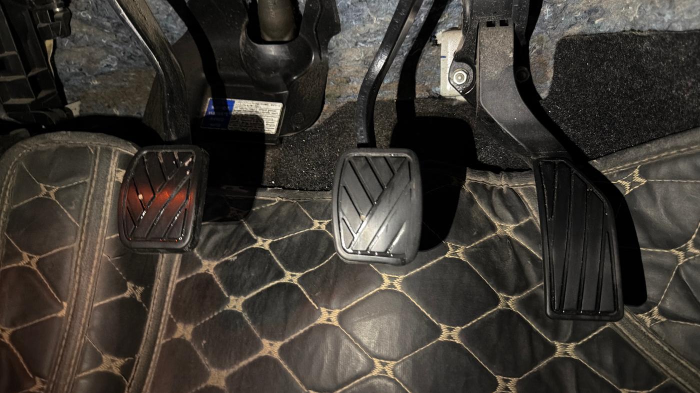 2021 Maruti Vitara Brezza VXI, Petrol, Manual, 49,050 km, Pedals
