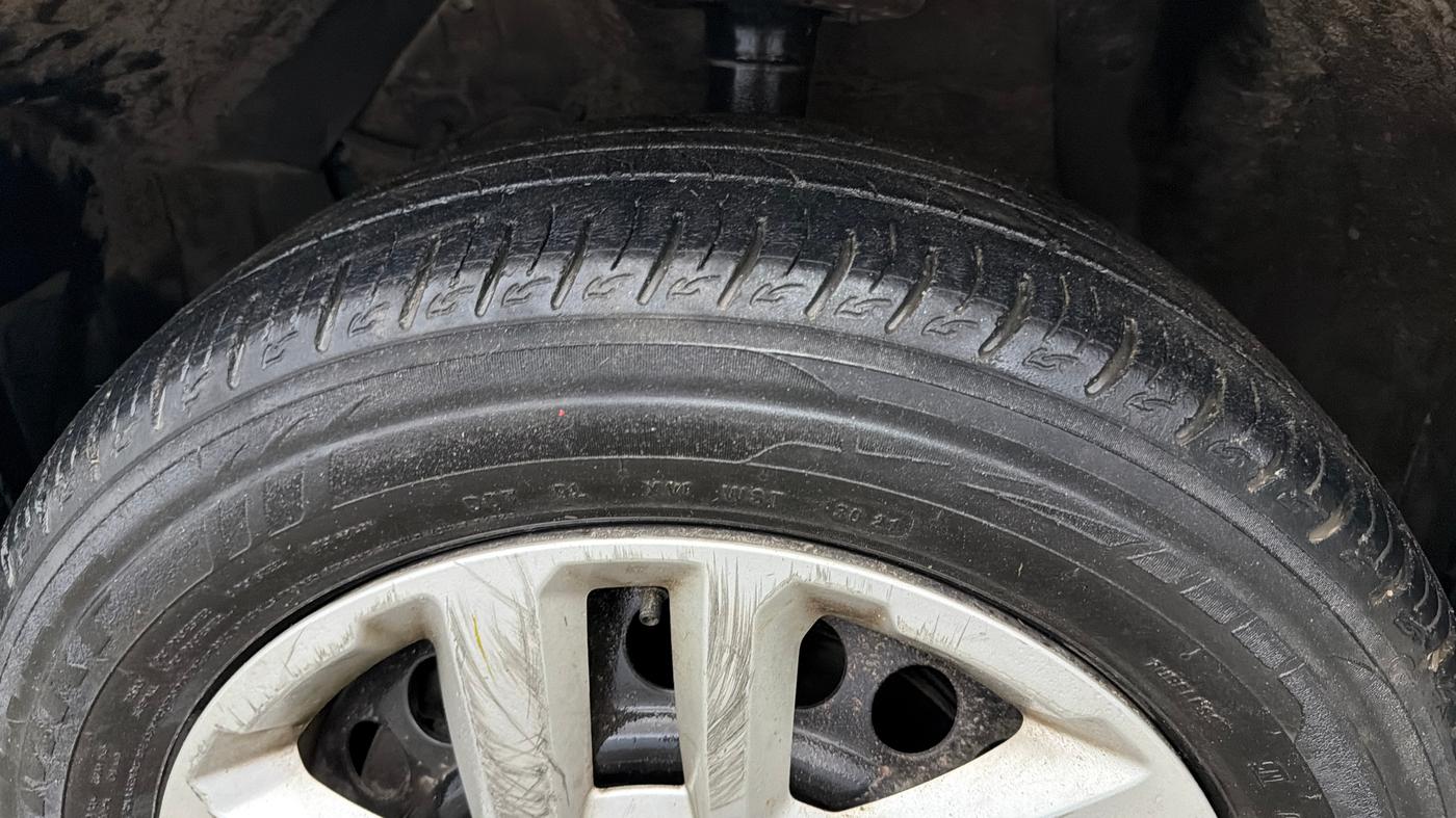 2021 Maruti Vitara Brezza VXI, Petrol, Manual, 49,050 km, Left Front Tyre Tread