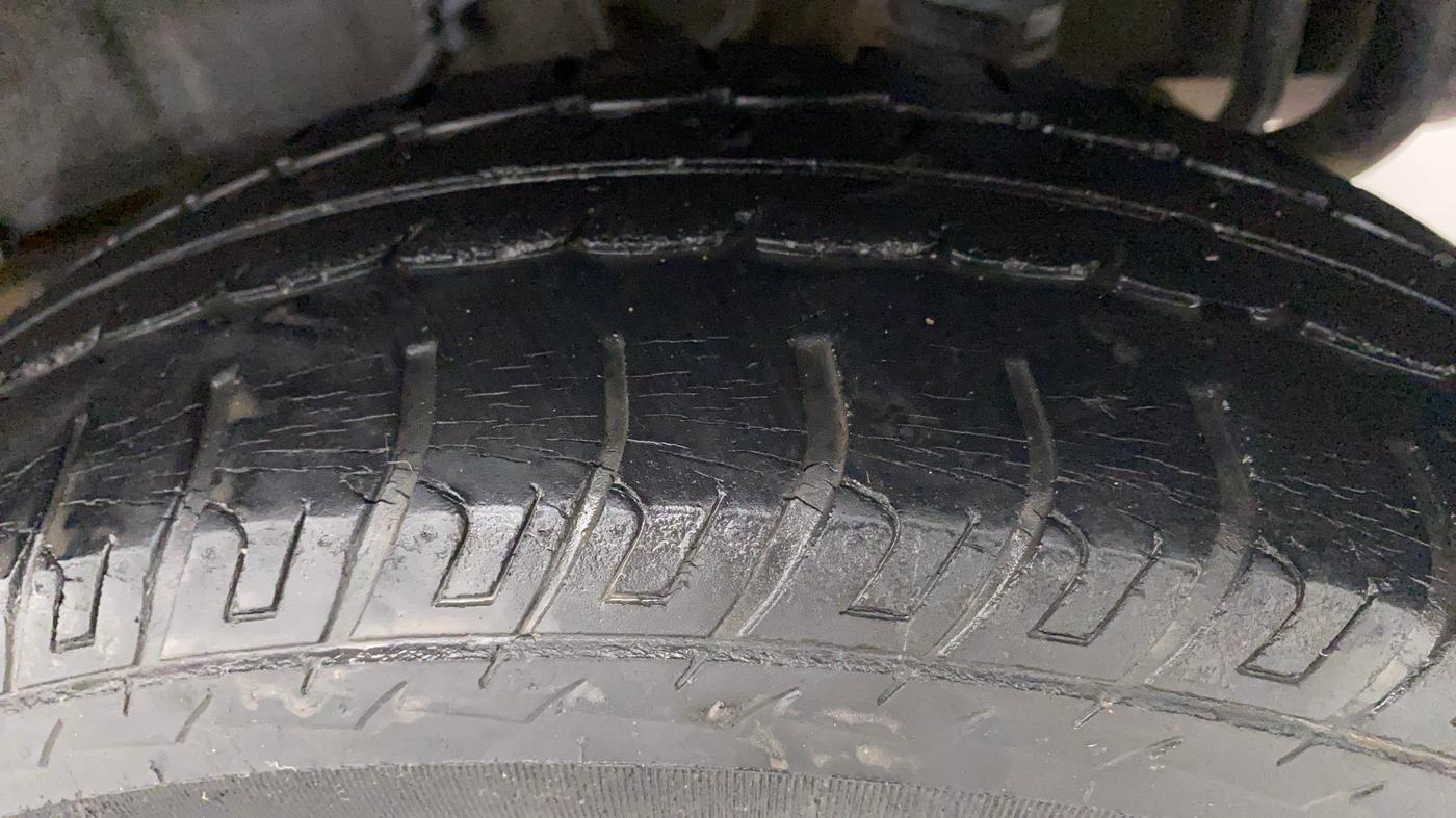 2015 Datsun Go T, Petrol, Manual, 44,095 km, Left Rear Tyre Tread
