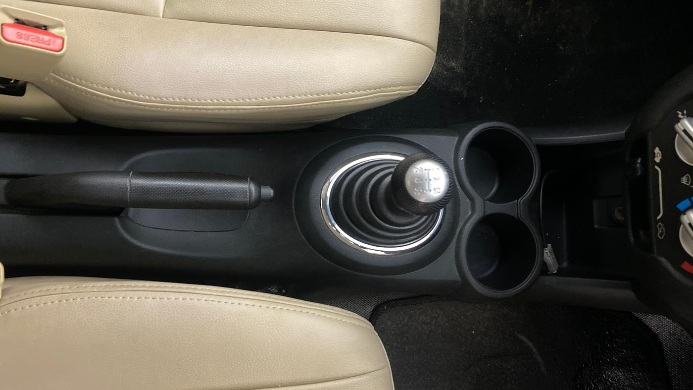 2015 Honda Brio S MT, Petrol, Manual, 69,220 km, Gear Lever