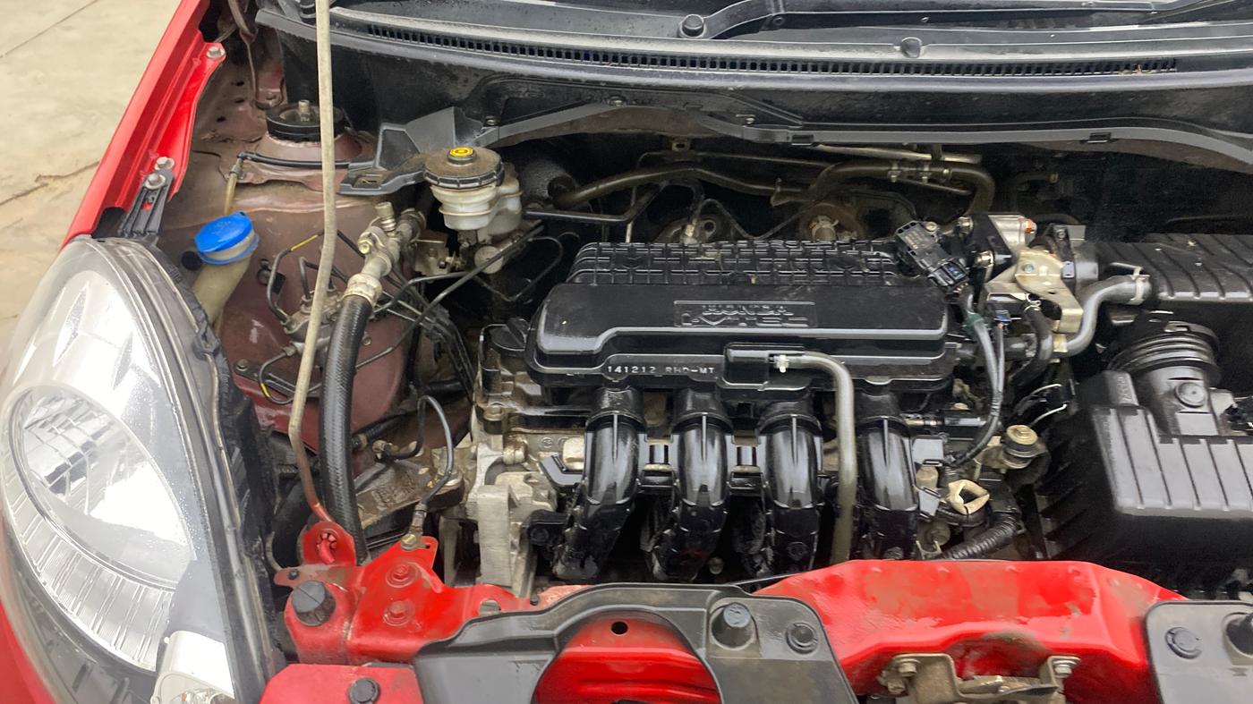 2015 Honda Brio S MT, Petrol, Manual, 69,220 km, Engine View - Right