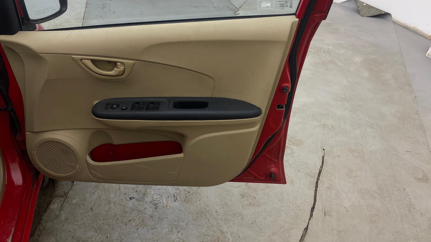2015 Honda Brio S MT, Petrol, Manual, 69,220 km, Driver Side Door Panels Control