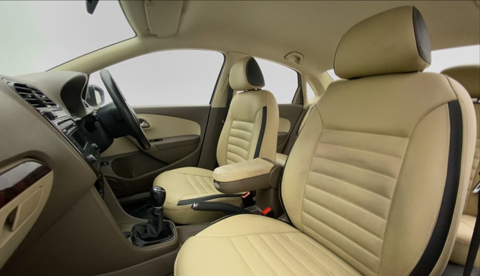2015 Skoda Rapid AMBITION 1.6 MPI MT PLUS, Petrol, Manual, 39,337 km, Right Side Front Door Cabin
