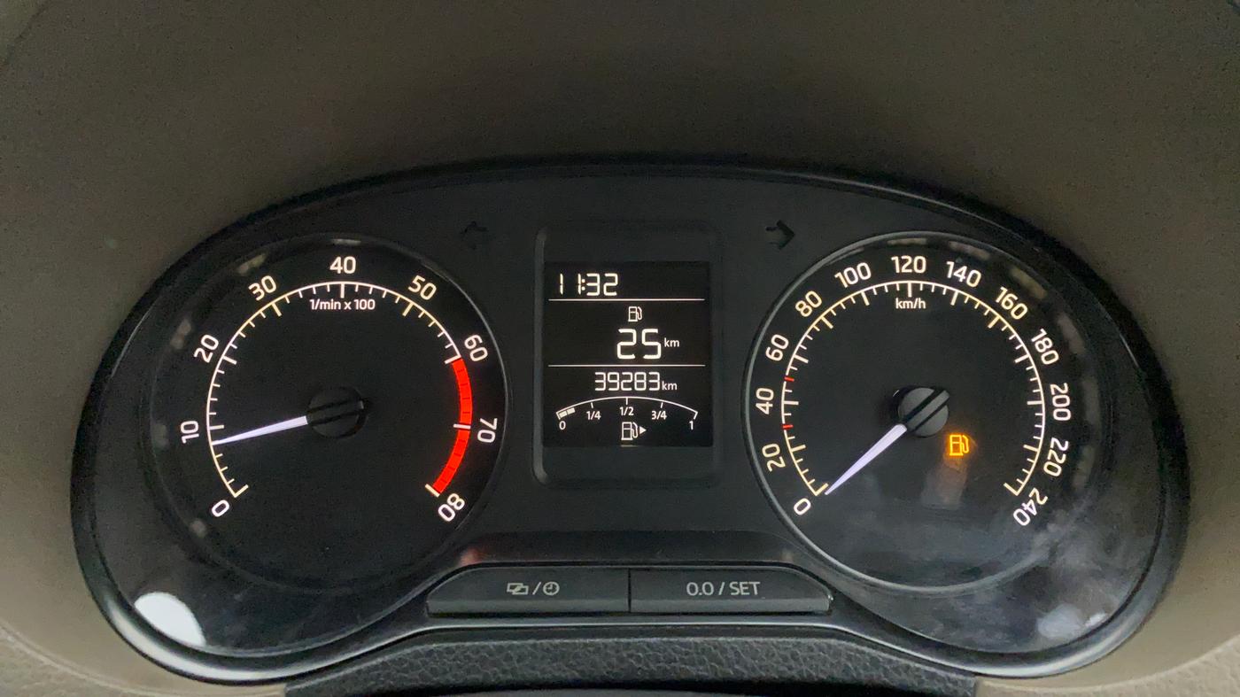 2015 Skoda Rapid AMBITION 1.6 MPI MT PLUS, Petrol, Manual, 39,337 km, Odometer Image