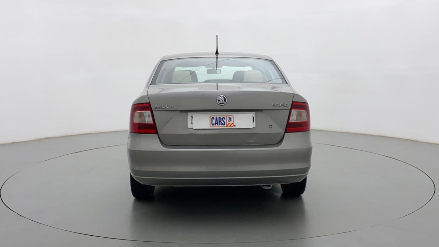 2015 Skoda Rapid AMBITION 1.6 MPI MT PLUS, Petrol, Manual, 39,337 km, Back/Rear